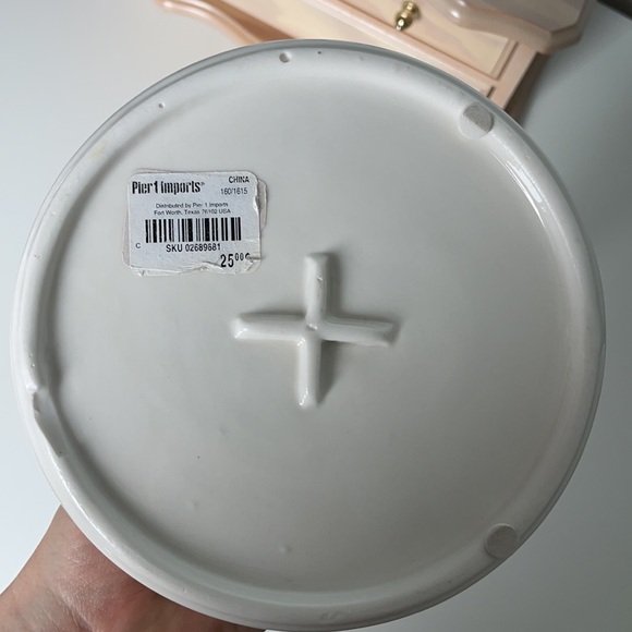 Pier 1 Hand Shaped White Jewellery Holder - Picture 3 of 4